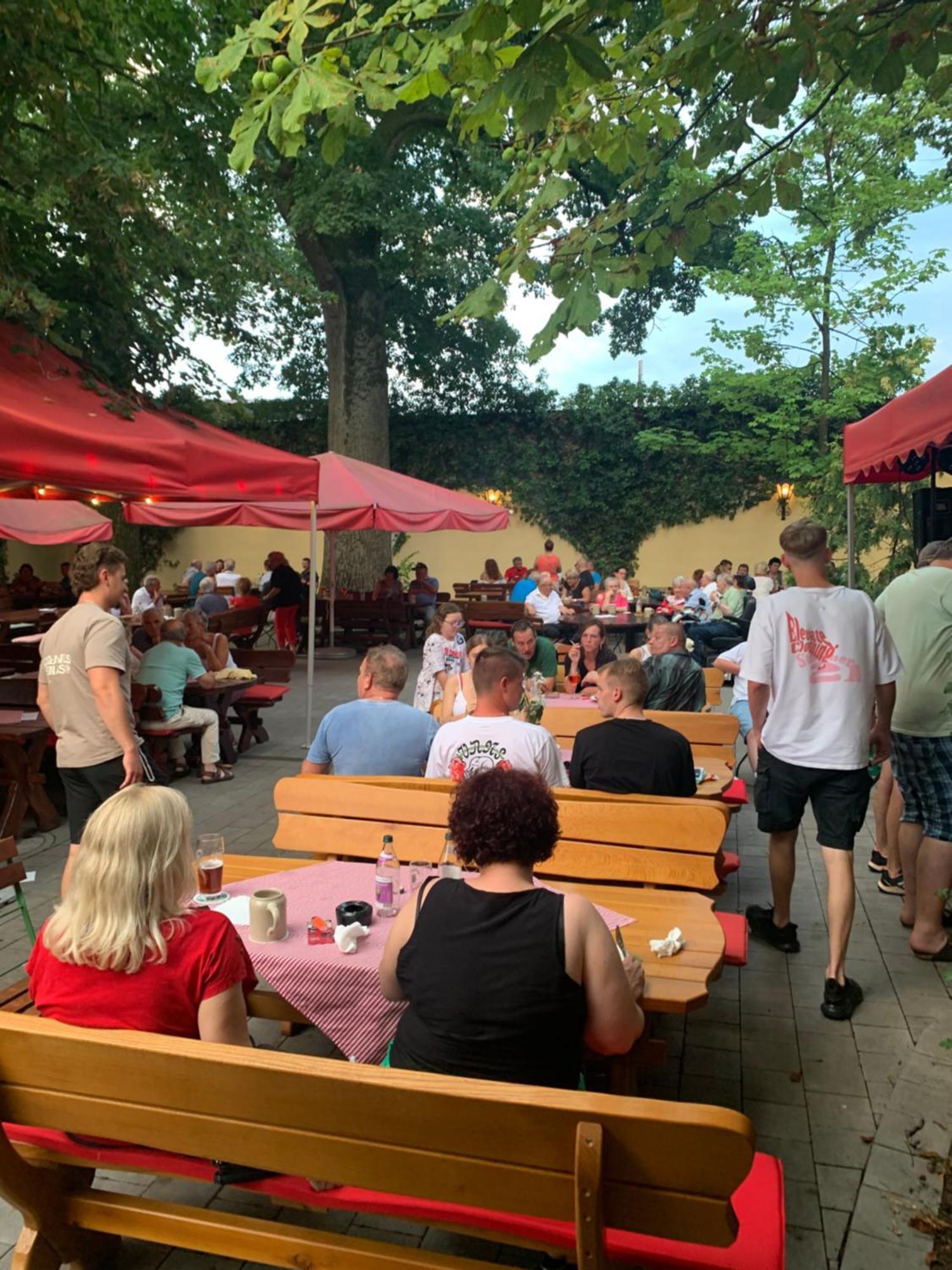 Brauerei Gasthof Kraus เฮิร์สไชด์ ภายนอก รูปภาพ